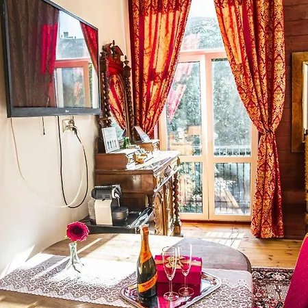 Hotel apartamentowy łódzki Pałacyk - Pokoje Pałacowe Łódź