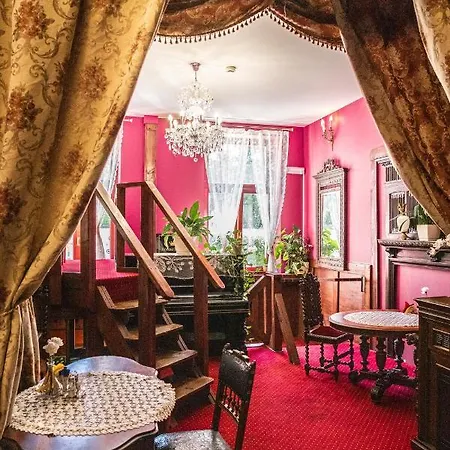 łódzki Pałacyk - Pokoje Pałacowe Hotel apartamentowy *