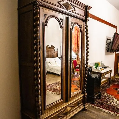Hotel apartamentowy łódzki Pałacyk - Pokoje Pałacowe *